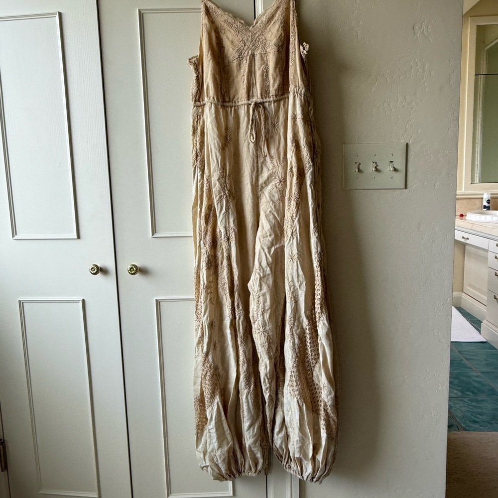 Free People Daisy Ranch Embroidered Floral Jumpsuit Romper Beige Women's Sz S/P - Picture 5 of 11
